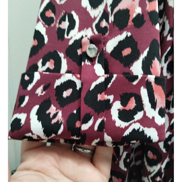 Wonderly Size 1X Burgandy Animal Print Leopard Cheetah Popover 3/4 Sleeves Top - Picture 4 of 6